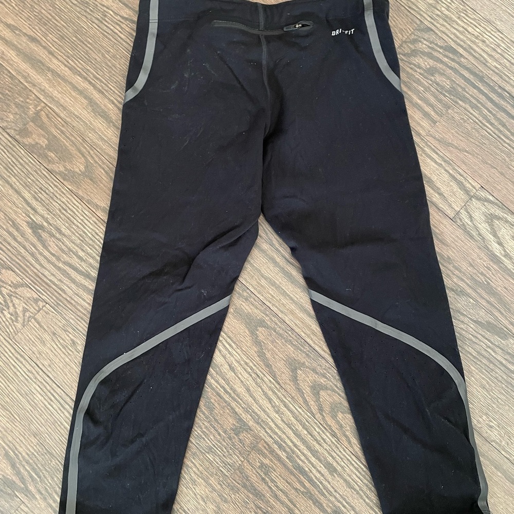Nike XS black cropped workout pants